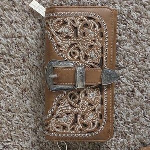 Montana Western Clutch - NWT